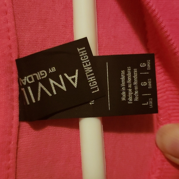 Gildan bright pink tee, new! - Picture 2 of 3